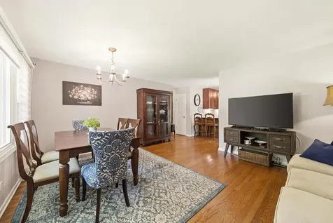 1193 Algonquin Drive Elgin IL 60120