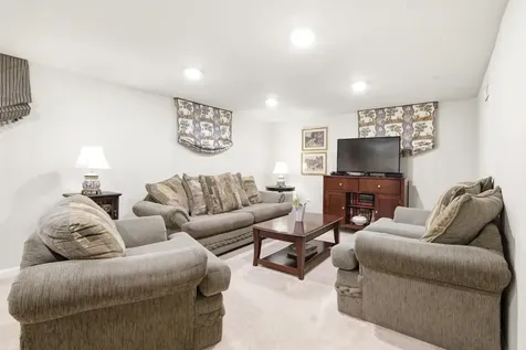 1193 Algonquin Drive Elgin IL 60120