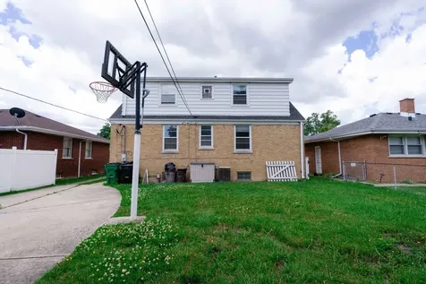 1635 Downing Avenue Westchester IL 60154