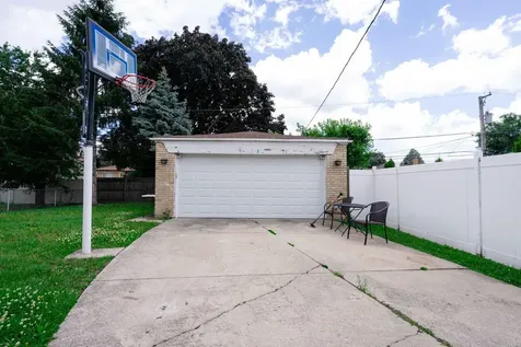 1635 Downing Avenue Westchester IL 60154