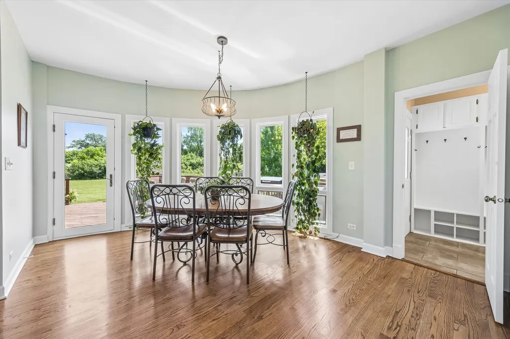 10741 Chaucer Drive Willow Springs IL 60480