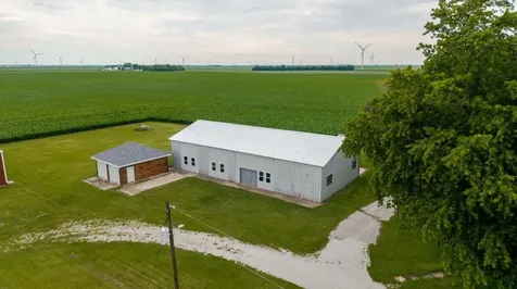 27231 East 3000 North Road Chenoa IL 61726