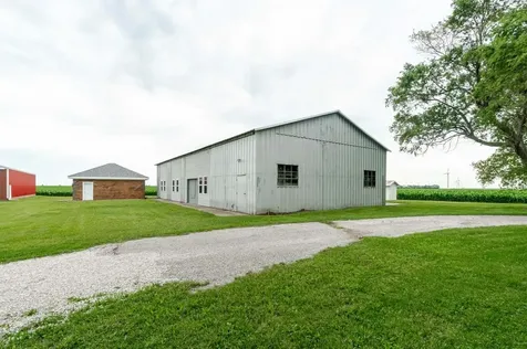 27231 East 3000 North Road Chenoa IL 61726