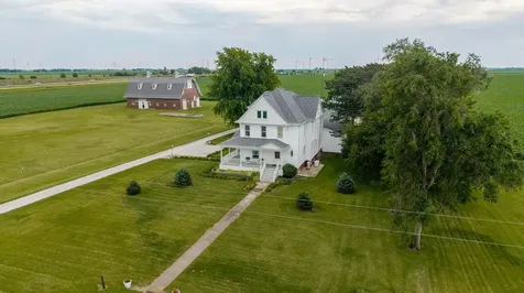 27231 East 3000 North Road Chenoa IL 61726