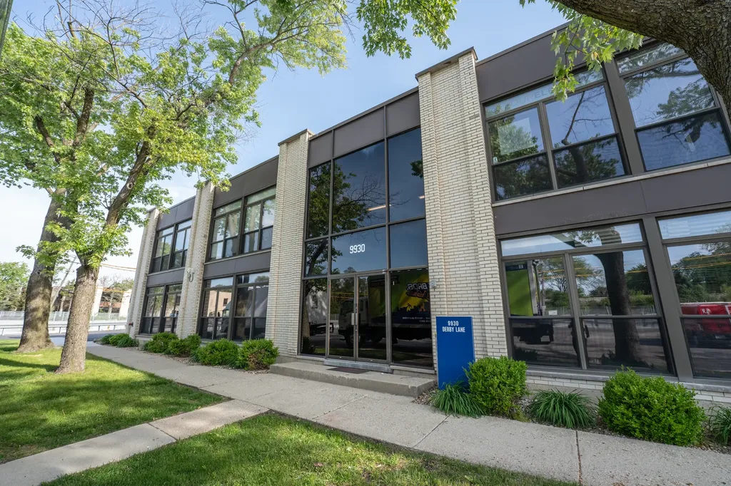 9930 Derby Lane Westchester IL 60154
