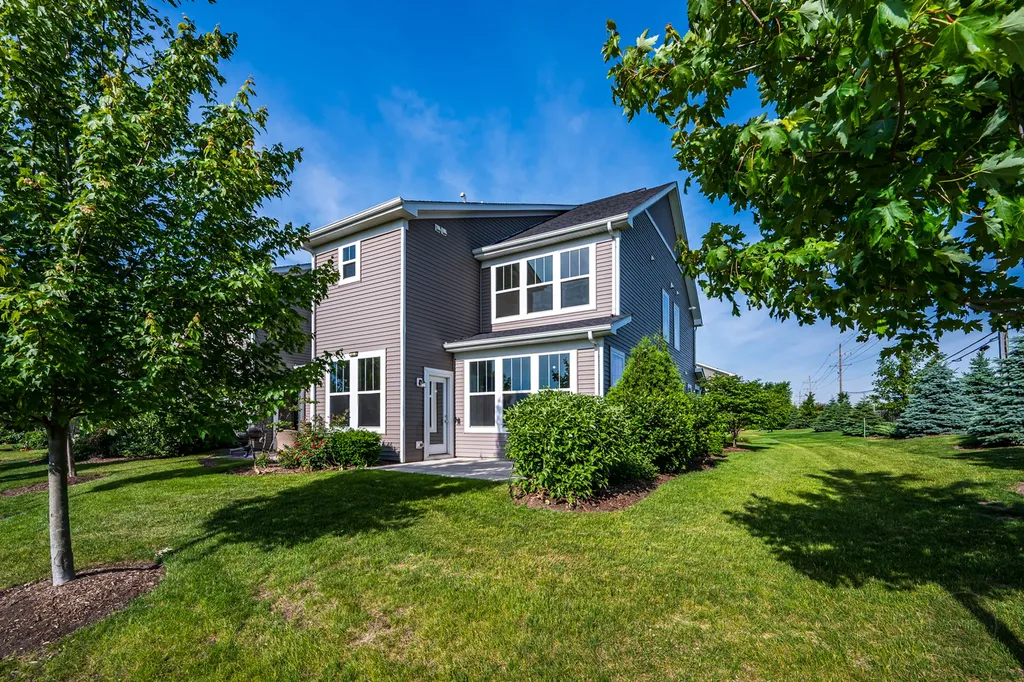 483 Watercress Drive Aurora IL 60504