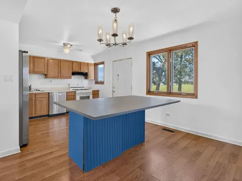 574 West Oak Street Coal City IL 60416