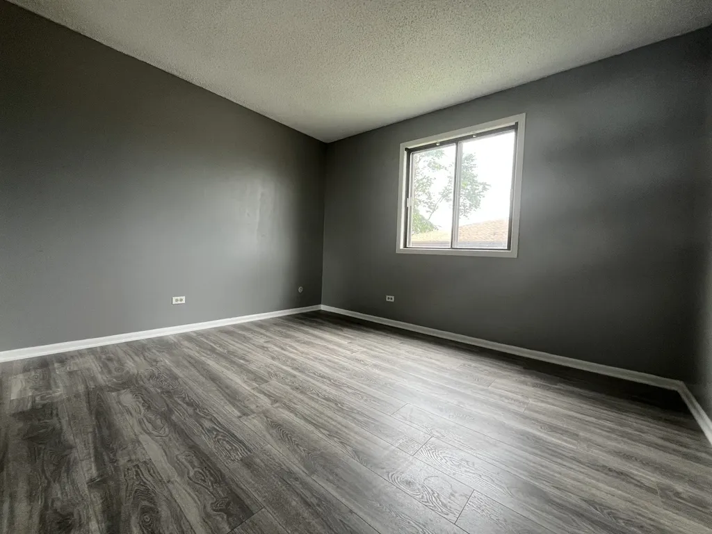 468 Valley Drive Naperville IL 60563