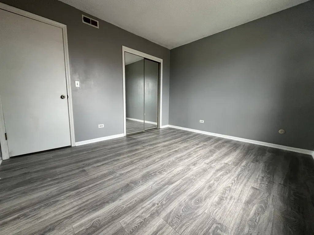 468 Valley Drive Naperville IL 60563