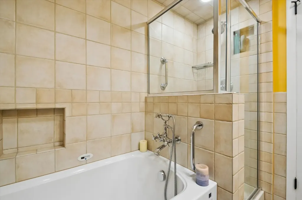 6755 North Washtenaw Avenue Chicago IL 60645