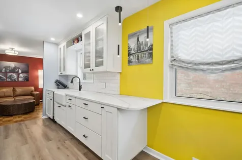6755 North Washtenaw Avenue Chicago IL 60645