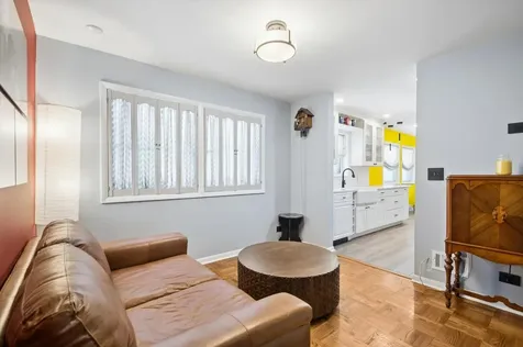 6755 North Washtenaw Avenue Chicago IL 60645