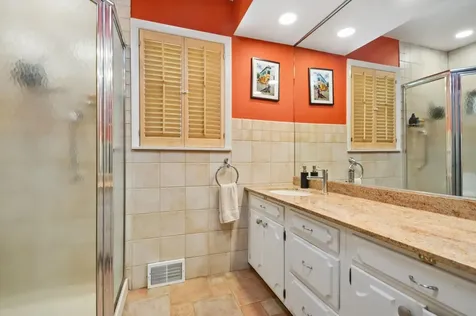 6755 North Washtenaw Avenue Chicago IL 60645