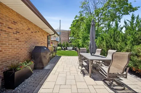 6755 North Washtenaw Avenue Chicago IL 60645