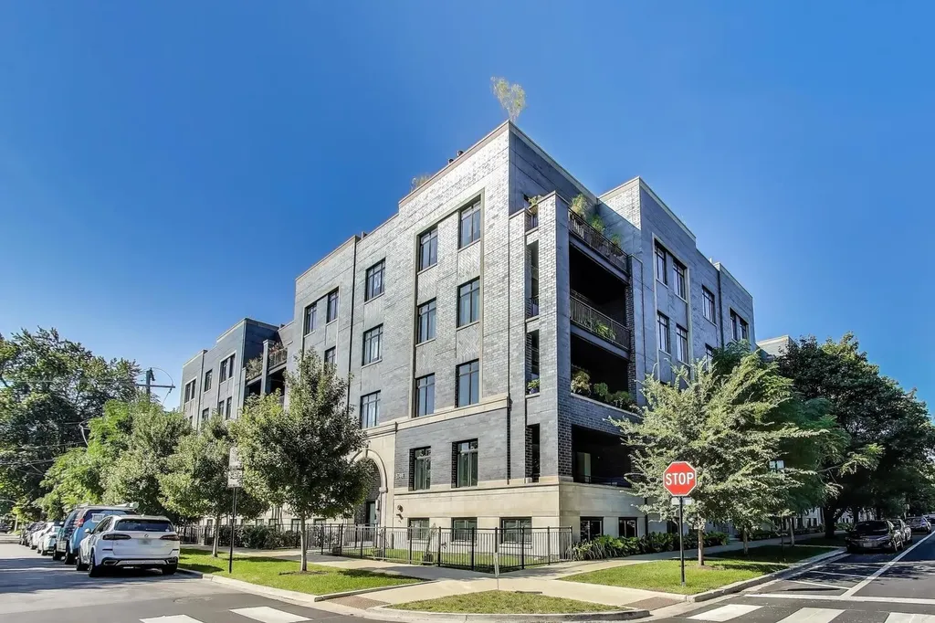 5748 North Hermitage Avenue Chicago IL 60660