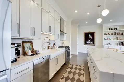 5748 North Hermitage Avenue Chicago IL 60660