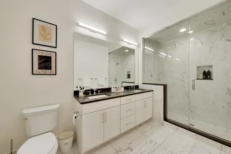 5748 North Hermitage Avenue Chicago IL 60660