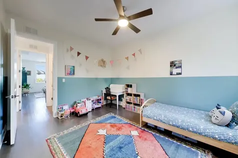 5748 North Hermitage Avenue Chicago IL 60660