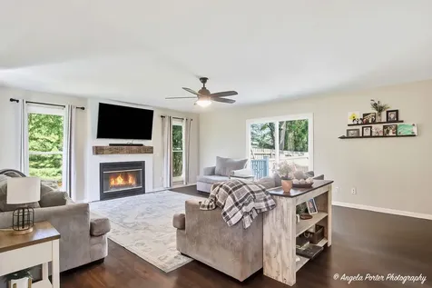 2412 Elk Drive Spring Grove IL 60081