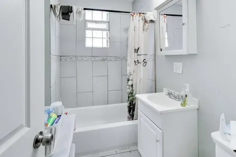 5632 South Wabash Avenue Chicago IL 60637