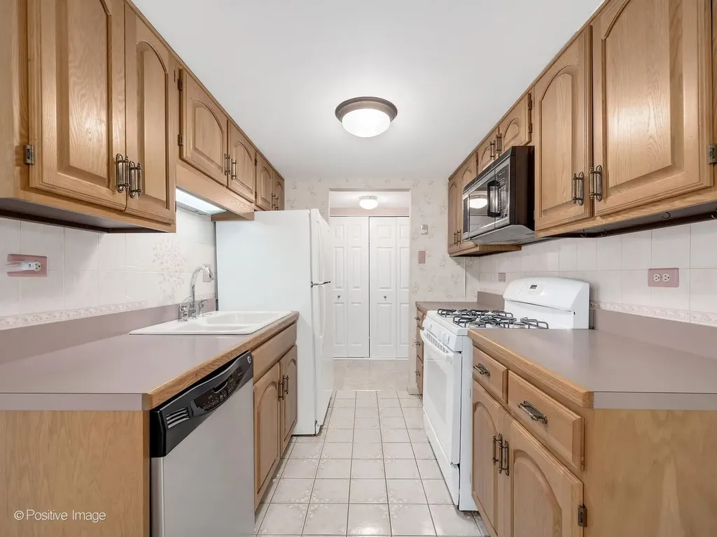 500 Redondo Road Downers Grove IL 60516