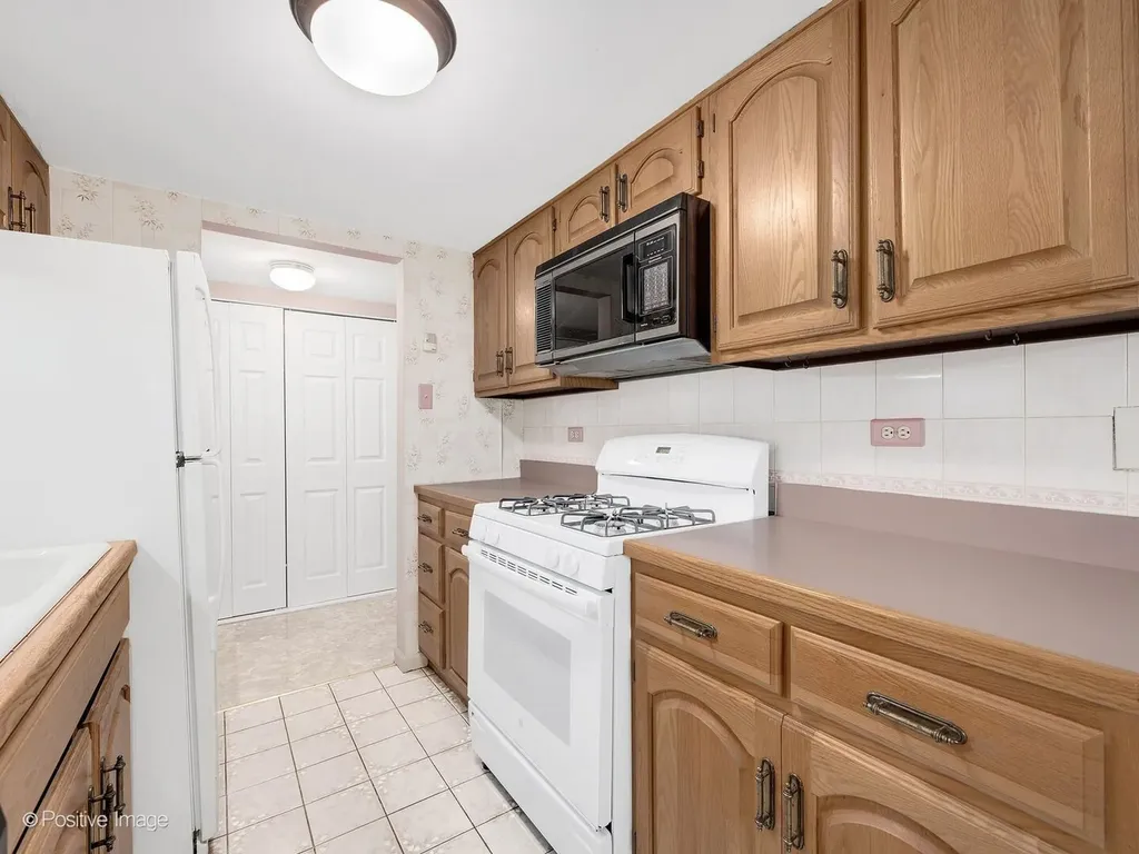 500 Redondo Road Downers Grove IL 60516