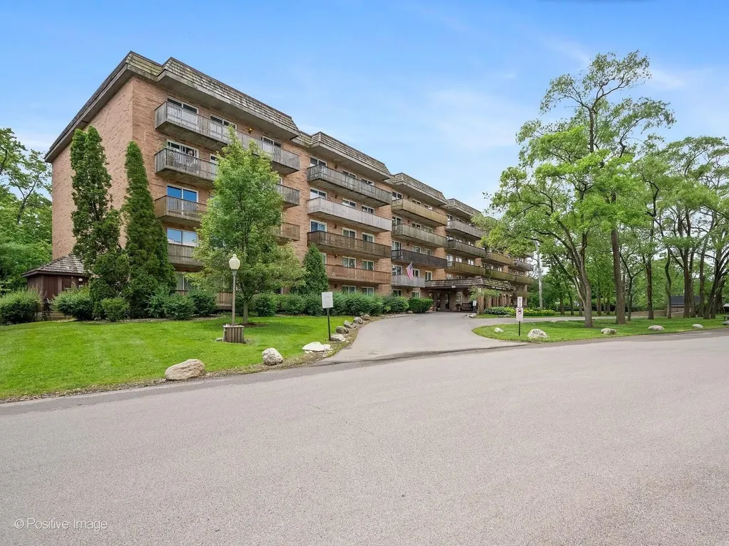 500 Redondo Road Downers Grove IL 60516