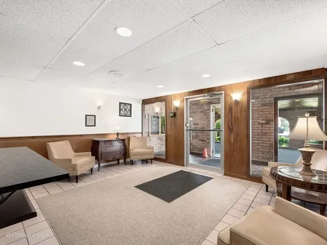 500 Redondo Road Downers Grove IL 60516