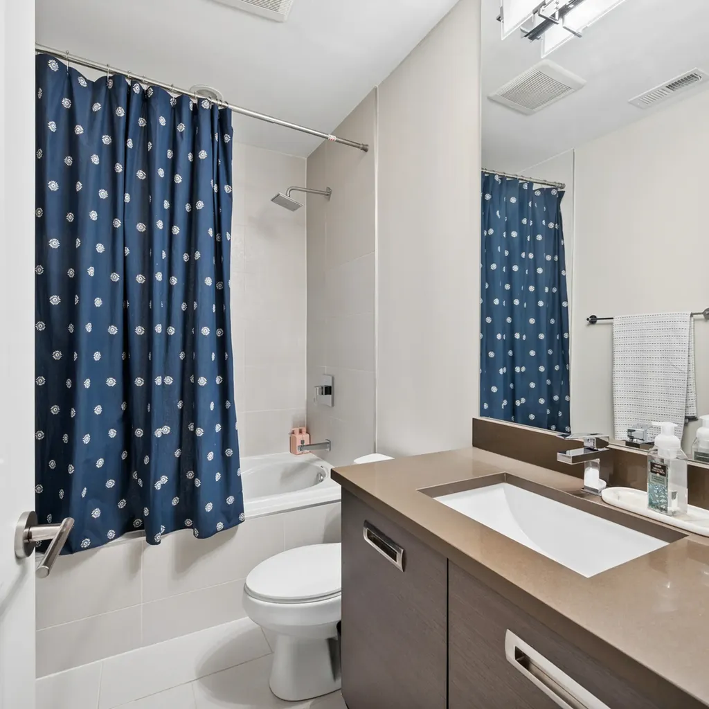2136 West North Avenue Chicago IL 60647
