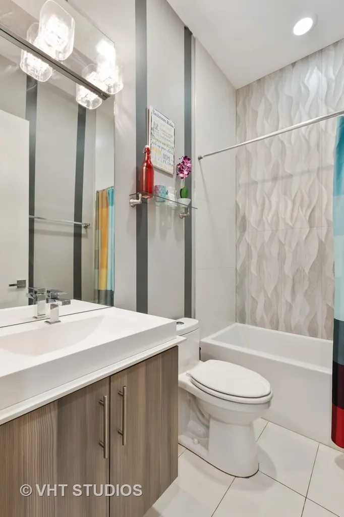 1506 West Superior Street Chicago IL 60642
