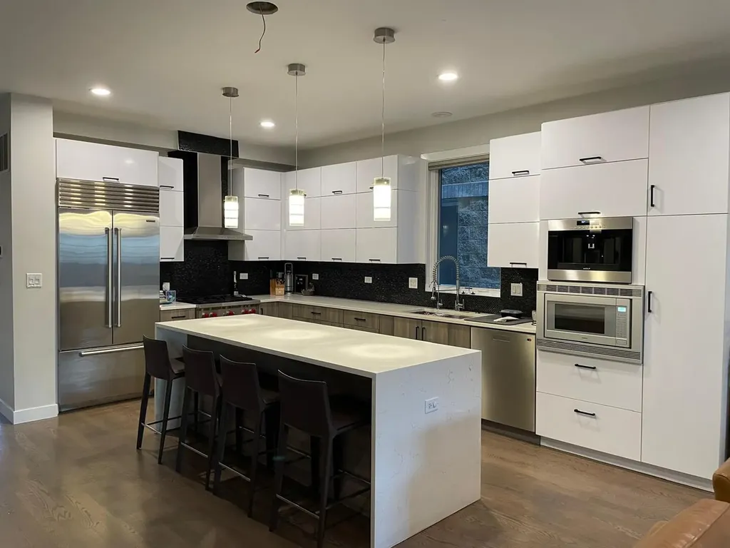 1506 West Superior Street Chicago IL 60642