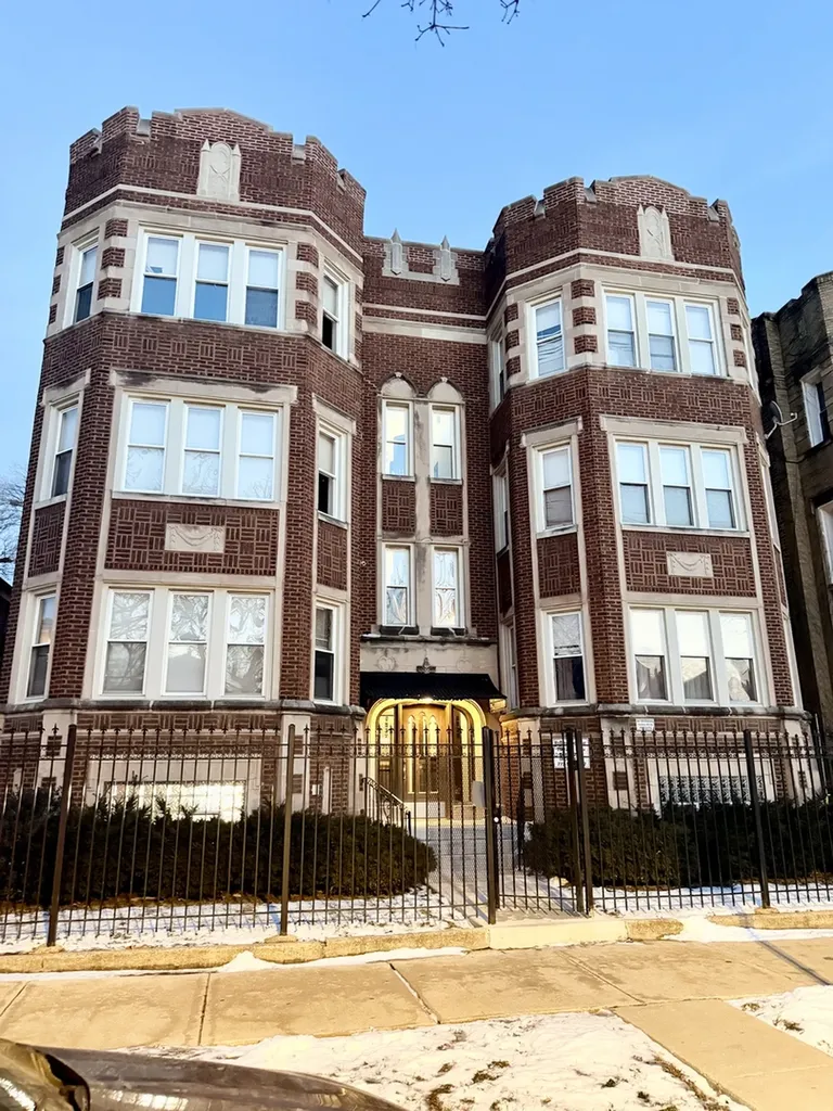 8937 South Justine Street Chicago IL 60620