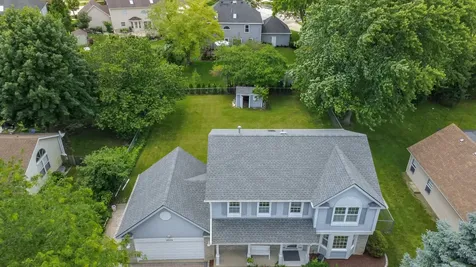 1094 Oak Wood Drive Carol Stream IL 60188