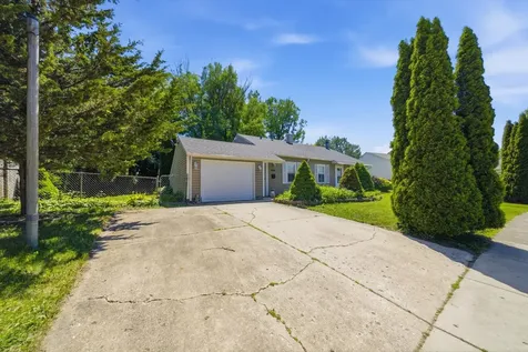 123 Edgewood Drive Streamwood IL 60107