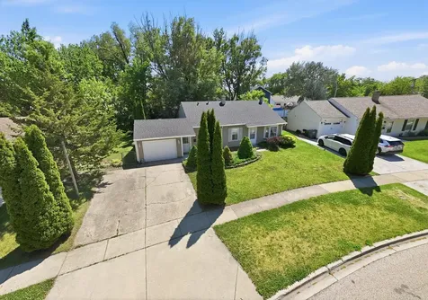 123 Edgewood Drive Streamwood IL 60107
