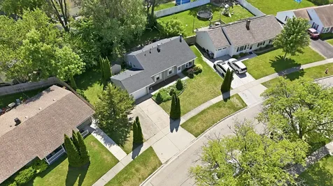 123 Edgewood Drive Streamwood IL 60107