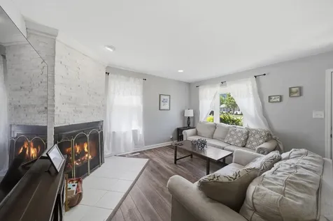 123 Edgewood Drive Streamwood IL 60107