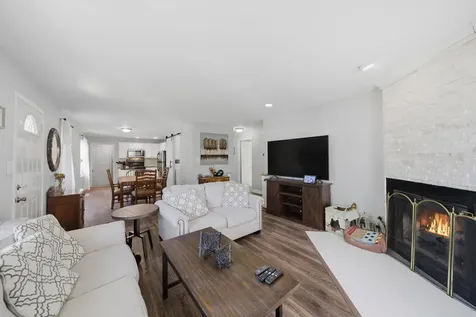 123 Edgewood Drive Streamwood IL 60107