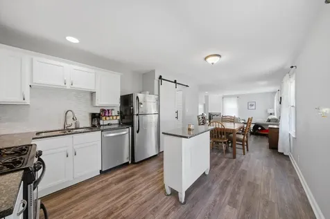 123 Edgewood Drive Streamwood IL 60107
