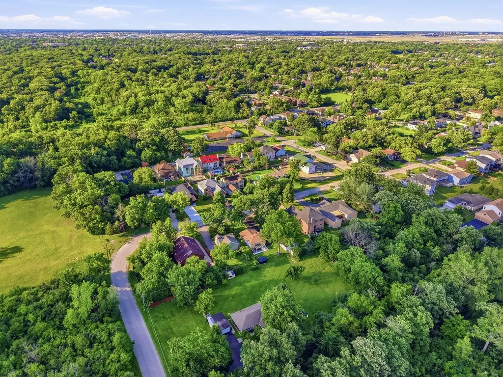 849 East Red Oak Street Addison IL 60101