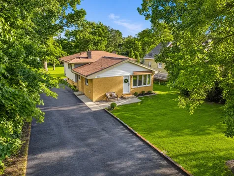 849 East Red Oak Street Addison IL 60101