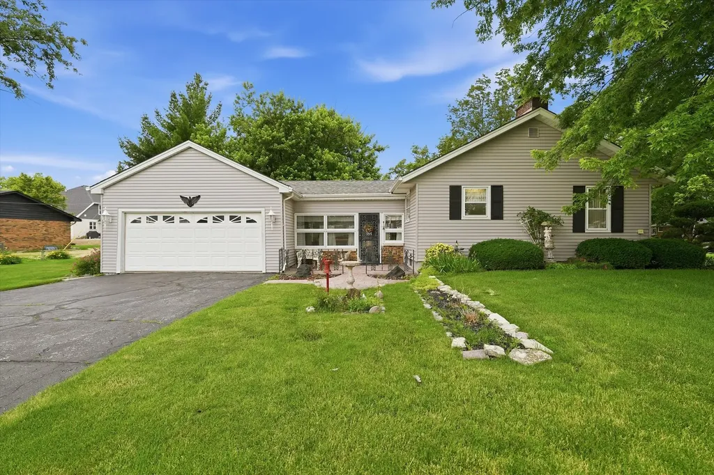 328 Milburn Avenue Crete IL 60417