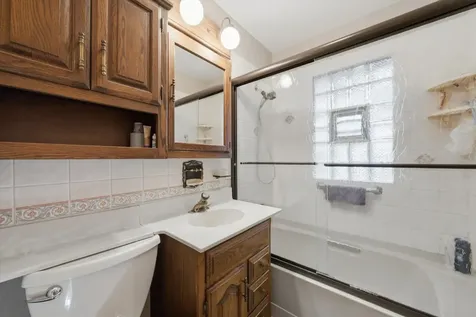 328 Milburn Avenue Crete IL 60417