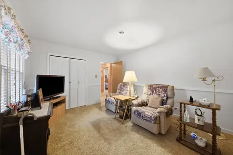 328 Milburn Avenue Crete IL 60417