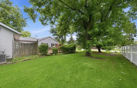 328 Milburn Avenue Crete IL 60417