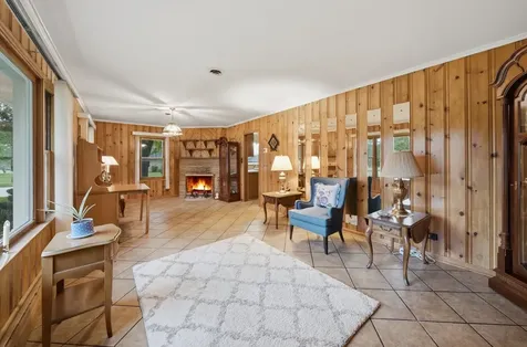 328 Milburn Avenue Crete IL 60417