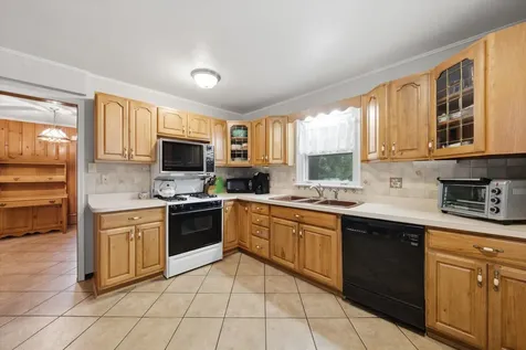 328 Milburn Avenue Crete IL 60417