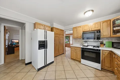 328 Milburn Avenue Crete IL 60417