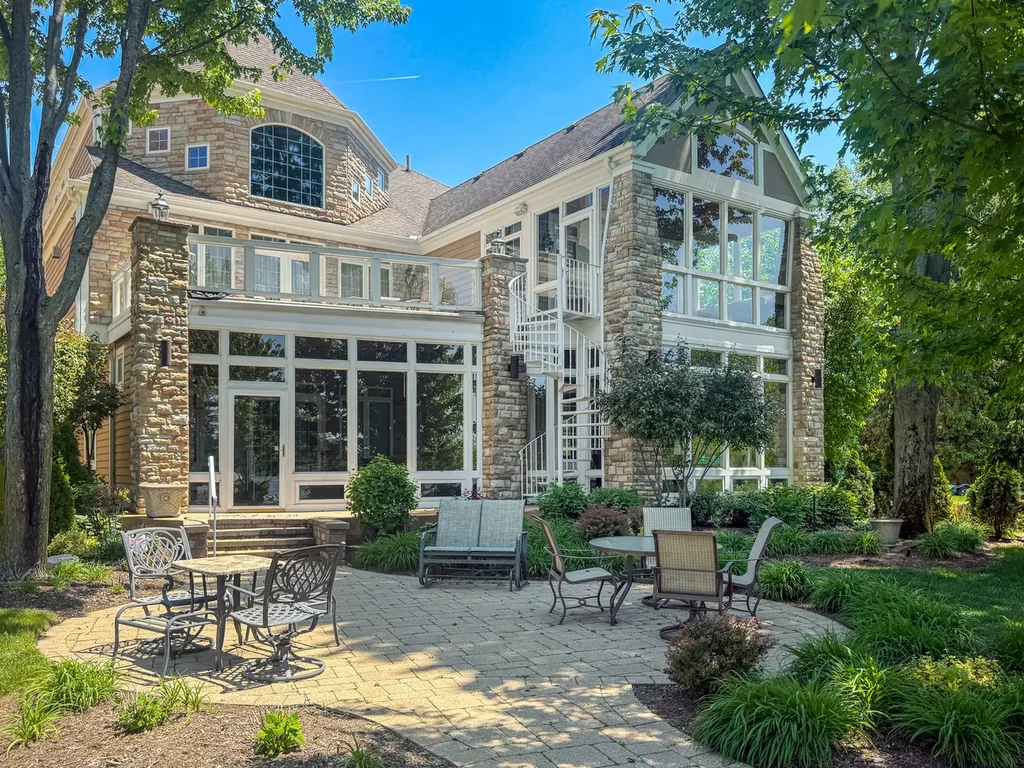 38856 North Cedar Crest Drive Lake Villa IL 60046