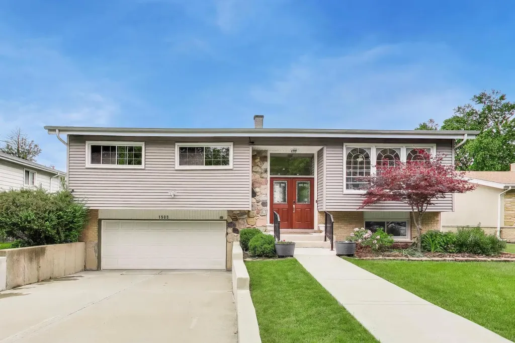 1503 North Park Drive Mount Prospect IL 60056